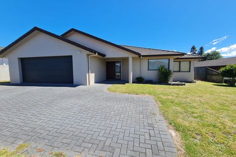 Photo of property in 4 Owhatiura Drive, Lynmore, Rotorua, 3010