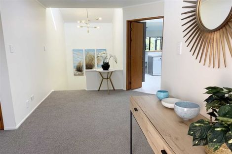 Photo of property in 2/26 Dudding Avenue, Northcote, Auckland, 0627