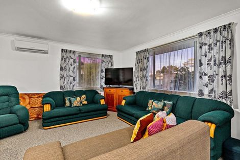 Photo of property in 9 Swanson Oaks, Swanson, Auckland, 0612