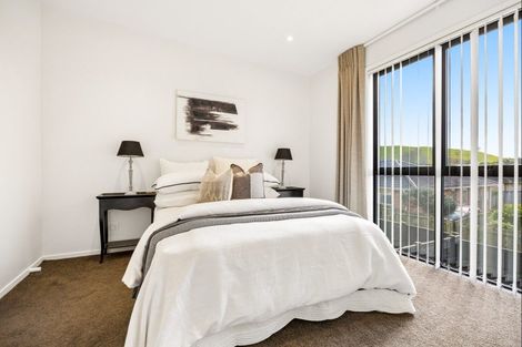 Photo of property in 24 Tapuwae Way, Mangere Bridge, Auckland, 2022