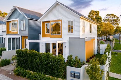 Photo of property in 1 The Bays Rise, Murrays Bay, Auckland, 0630