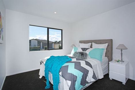 Photo of property in 2 Okoreka Road, Glenbrook, 2681