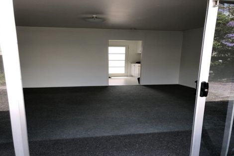 Photo of property in 2/32 Eastern Beach Road, Eastern Beach, Auckland, 2012