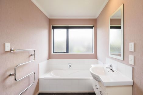 Photo of property in 9 Angelina Way, Kelvin Grove, Palmerston North, 4414