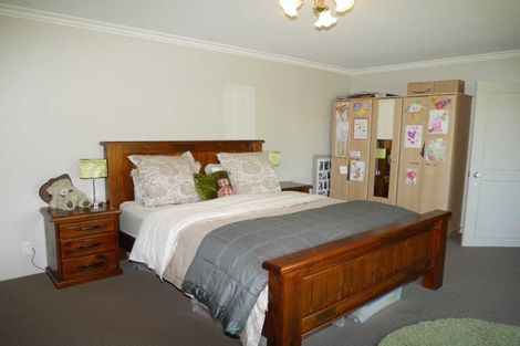 Photo of property in 34 Awanui Drive, Waikanae, 5036