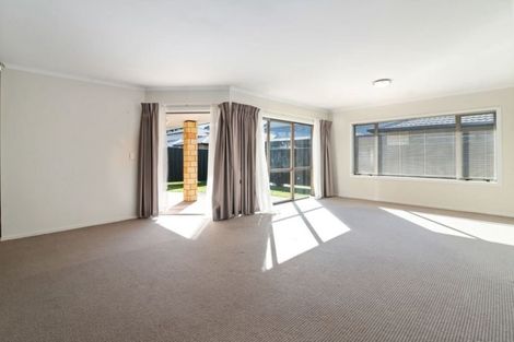 Photo of property in 29/64 Kawaha Point Road, Kawaha Point, Rotorua, 3010