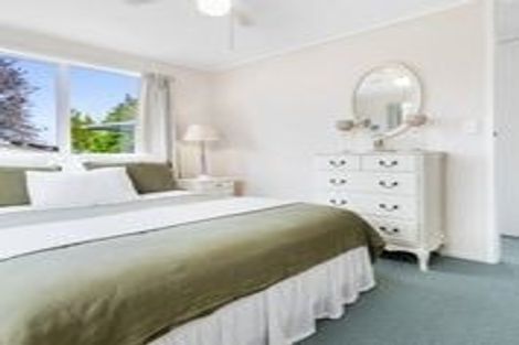 Photo of property in 54a Yeovil Road, Te Atatu Peninsula, Auckland, 0610