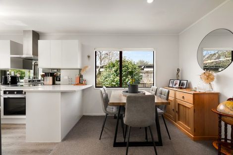 Photo of property in 80b Aviemore Drive, Highland Park, Auckland, 2010