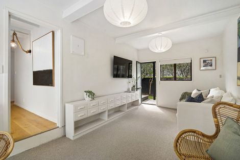 Photo of property in 2/10 Merani Street, Narrow Neck, Auckland, 0622