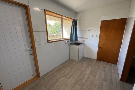 Photo of property in 24 Hurstbourn Priors, Goodwood Heights, Auckland, 2105