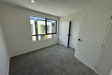 Photo of property in 1/18 Hetherington Road, Ranui, Auckland, 0612