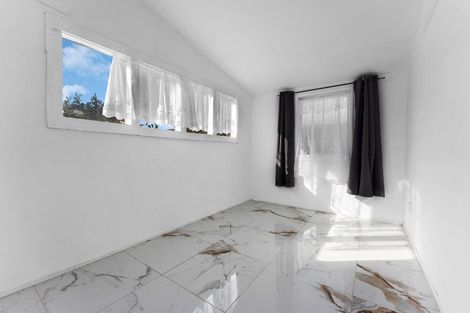 Photo of property in 1 Marybeth Place, Rosehill, Papakura, 2113