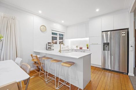 Photo of property in 50 Centaurus Road, Cashmere, Christchurch, 8022