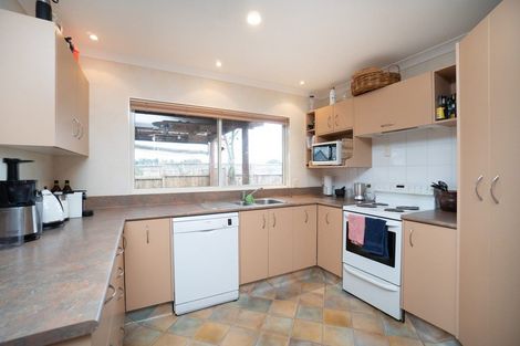 Photo of property in 39 Parnell Heights Drive, Kelvin Grove, Palmerston North, 4414