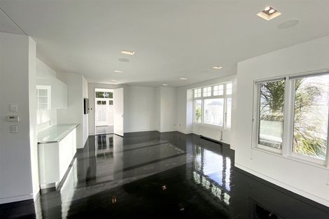 Photo of property in 100 Esplanade, Sumner, Christchurch, 8081