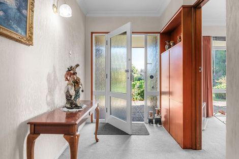Photo of property in 10 Delamare Road, St Andrews, Hamilton, 3200
