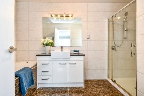 Photo of property in 11 Rohi Place, Flat Bush, Auckland, 2019