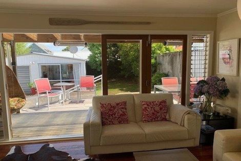 Photo of property in 19 Richmond Road, Brixton, New Plymouth, 4373