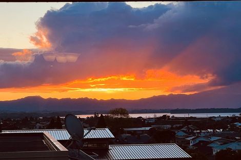 Photo of property in 18 Hinewa Road, Otumoetai, Tauranga, 3110