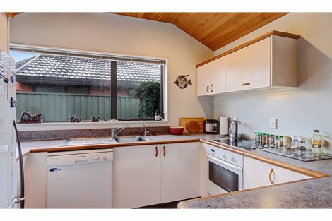 Photo of property in 2/22 Briarmont Street, Avondale, Christchurch, 8061