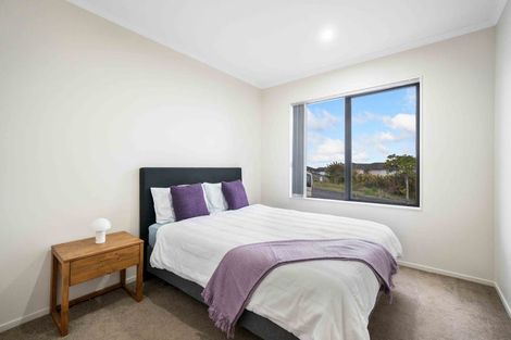 Photo of property in 19 Kereru Rise, Papakura, 2110