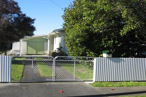Photo of property in 8 Tait Place, Carterton, 5713