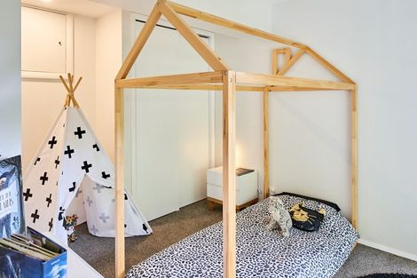 Photo of property in 40 Rona Street, Eastbourne, Lower Hutt, 5013