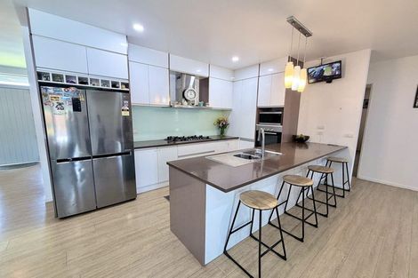 Photo of property in 547 Great South Road, Rosehill, Papakura, 2113