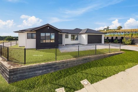 Photo of property in 2 Frazen Avenue, Papakura, 2110