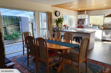 Photo of property in 2/21 Witheford Drive, Bayview, Auckland, 0629