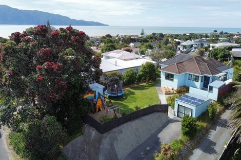 Photo of property in 15 Arthur Street, Paraparaumu Beach, Paraparaumu, 5032
