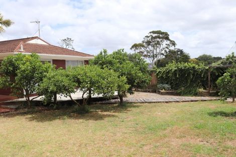 Photo of property in 70 Millbrook Road, Henderson, Auckland, 0612