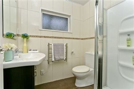 Photo of property in 1/14 Kapiti Place, Sunnynook, Auckland, 0620