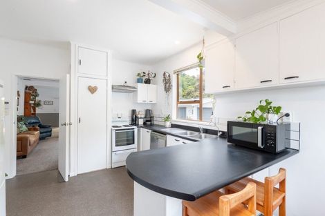 Photo of property in 8 Harold Grove, Stokes Valley, Lower Hutt, 5019