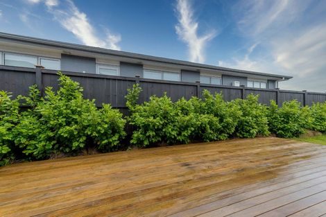 Photo of property in 4 Vintry Drive, Kumeu, 0810