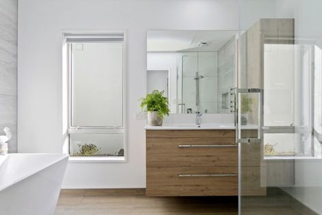 Photo of property in 66 Gillespie Place, Acacia Bay, Taupo, 3385