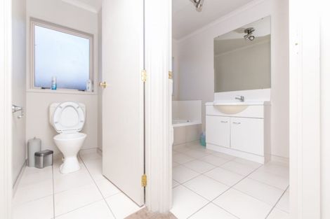 Photo of property in 3 Fitchburg Place, Mangere, Auckland, 2022