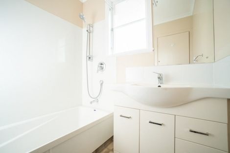 Photo of property in 3 Patea Place, Terrace End, Palmerston North, 4410