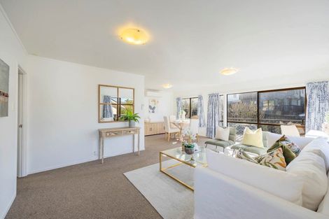 Photo of property in 2/2 Tacitus Place, Totara Vale, Auckland, 0629