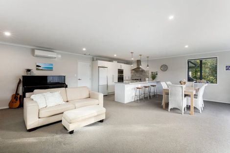 Photo of property in 15 Ian Place, Waihi Beach, 3611
