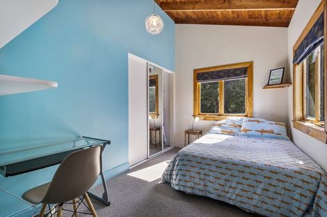 Photo of property in 9 Tawini Road, Titirangi, Auckland, 0604