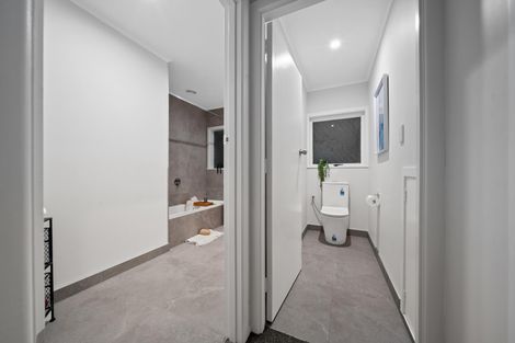 Photo of property in 6 Youngs Road, Papakura, 2110