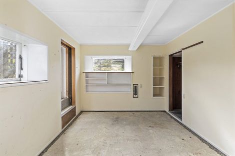 Photo of property in 34 Raroa Terrace, Tawa, Wellington, 5028