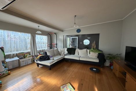 Photo of property in 9 Evelyn Place, Hillcrest, Auckland, 0627