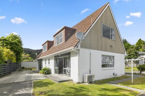 Photo of property in 3d Kopara Grove, Stokes Valley, Lower Hutt, 5019