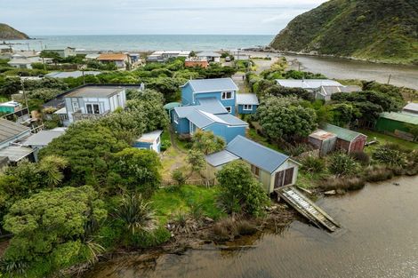 Photo of property in 6 Estuary Street, Makara Beach, Karori, 6972