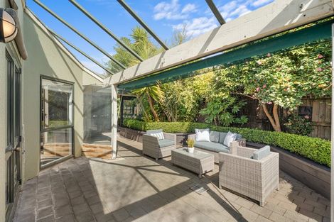 Photo of property in 2/155 Centaurus Road, Saint Martins, Christchurch, 8022