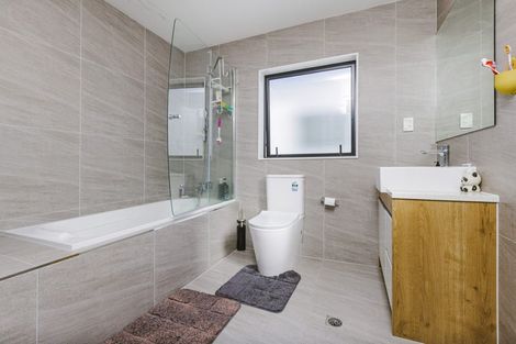 Photo of property in 104 Bellbird Street, Papakura, 2110