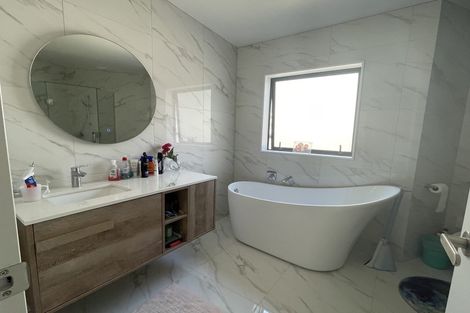 Photo of property in 35a Weetman Drive, Browns Bay, Auckland, 0630