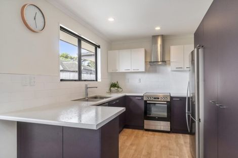 Photo of property in 70a Hobsonville Road, West Harbour, Auckland, 0618